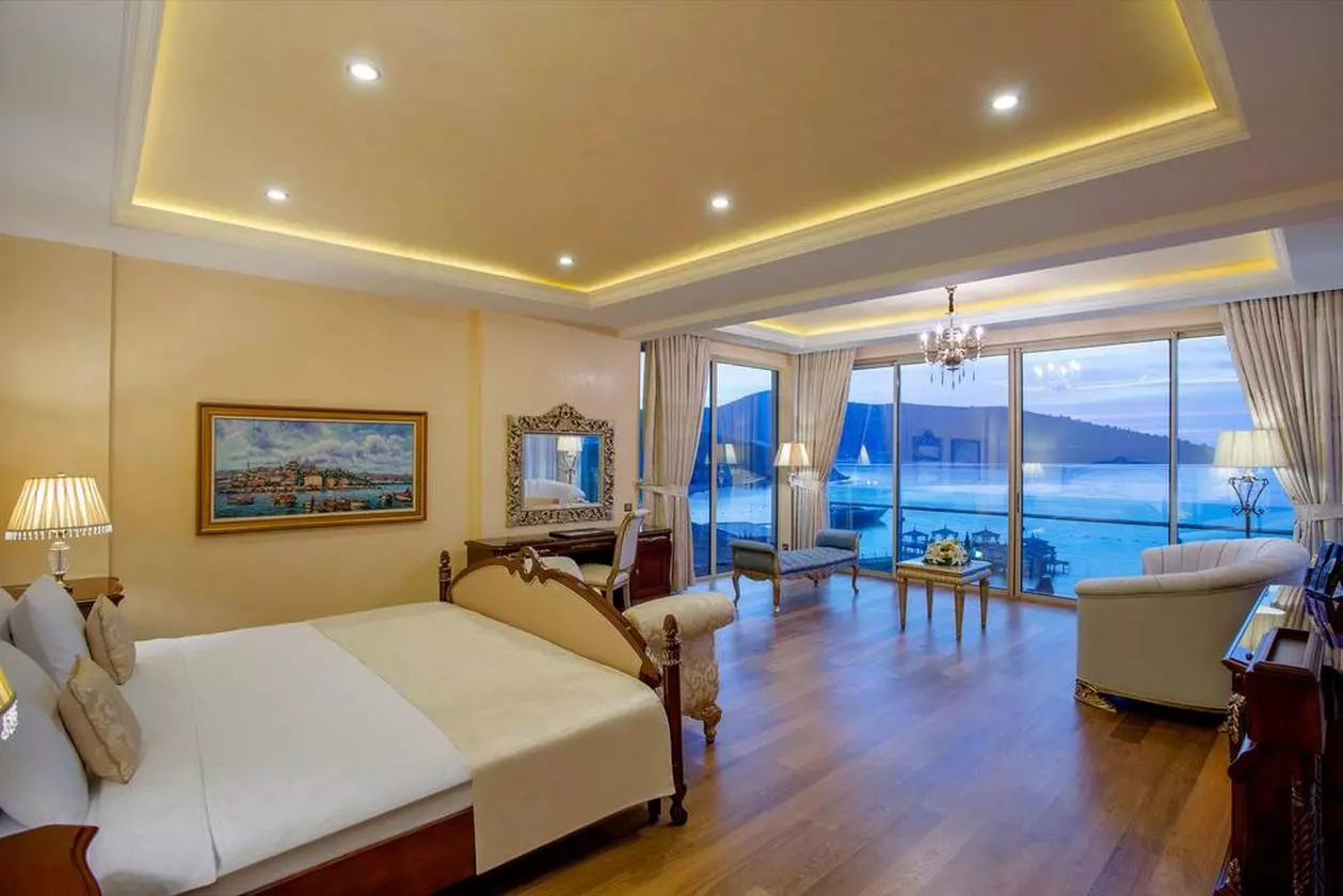 voguebodrum_shabaviz (13).jpg
